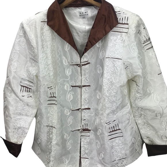 Miniye silk jacket with shoulder pads. - Picture 1 of 4